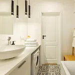 Nowolipki - W Centrum - 55m2, Szybkie Wi-fi & Tv Apartment *