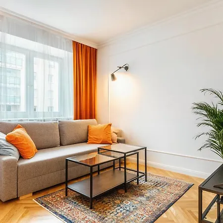 Nowolipki - W Centrum - 55m2, Szybkie Wi-fi & Tv