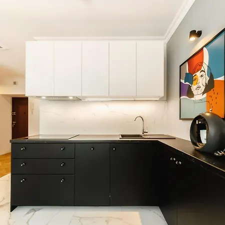 Nowolipki - W Centrum - 55m2, Szybkie Wi-fi & Tv